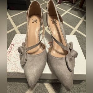 Women's Gray Bow Accent Heels New In Box
